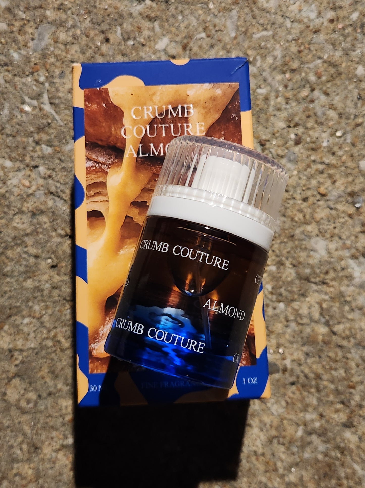 Crumb Couture Almond by Snif